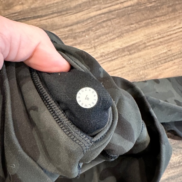 (4) LULU Align - Picture 5 of 9